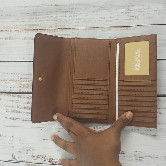 Michael Kors Brown Wallet NWOT - Picture 4 of 10